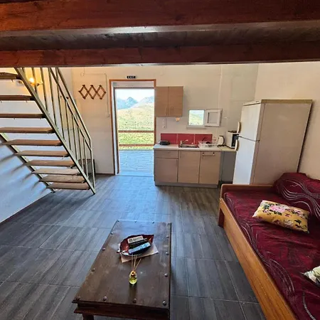 Apartmán βαχος 4 Tseratsiá