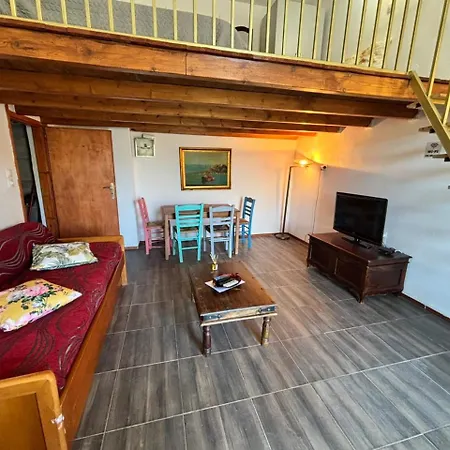 βαχος 4 Apartmán Tseratsiá